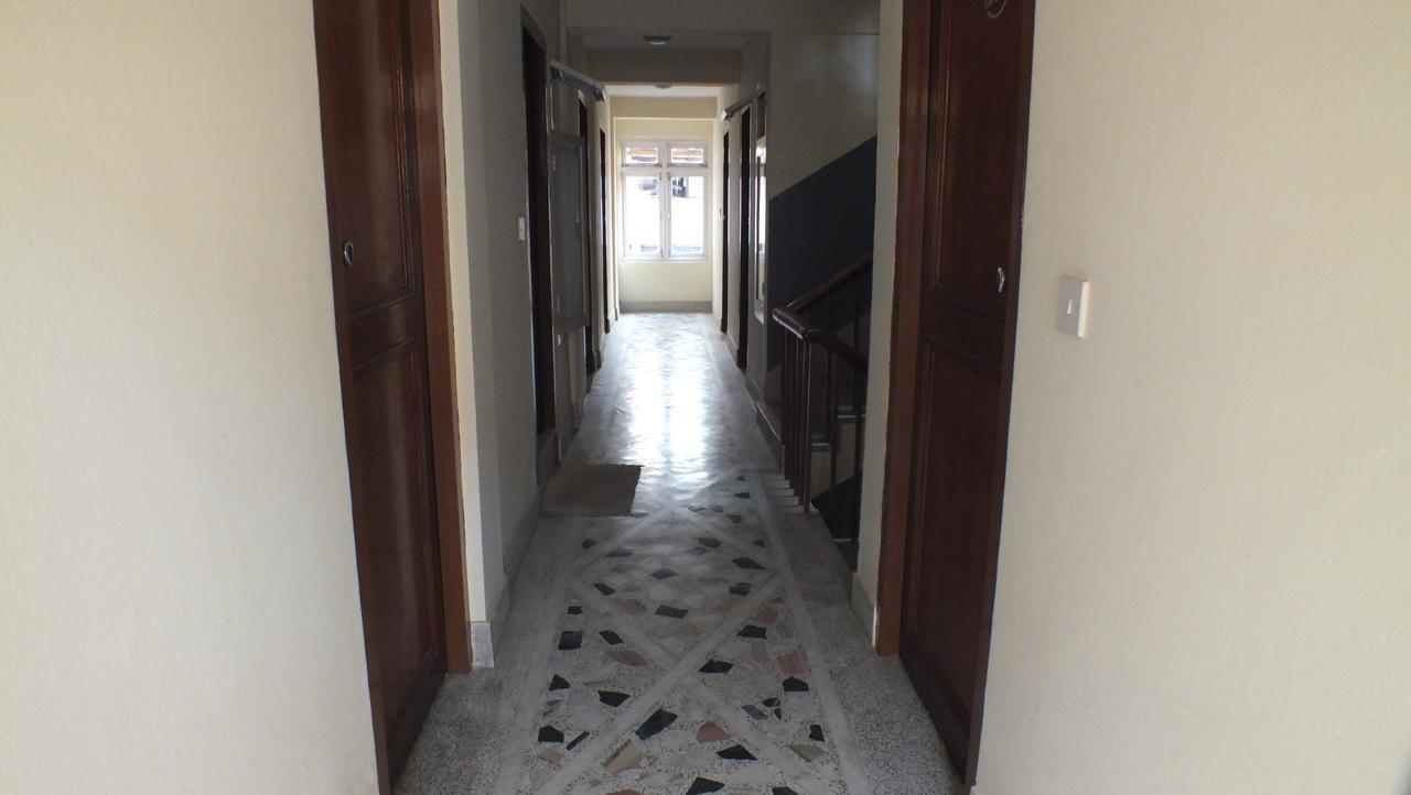 Hotel Dolphin Kathmandu Buitenkant foto