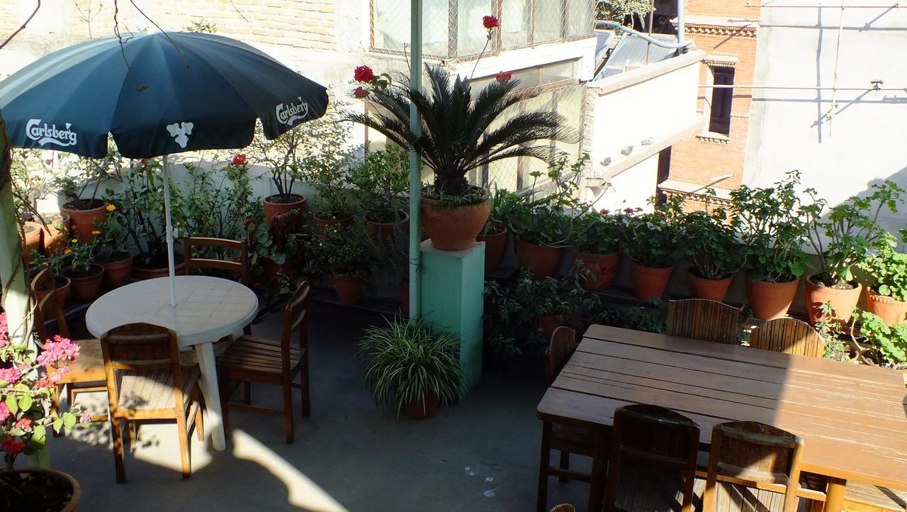 Hotel Dolphin Kathmandu Buitenkant foto