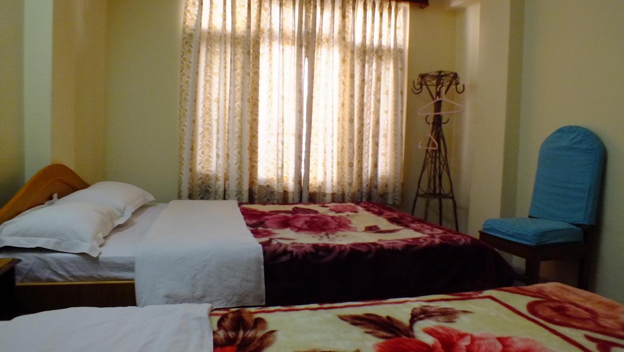 Hotel Dolphin Kathmandu Buitenkant foto