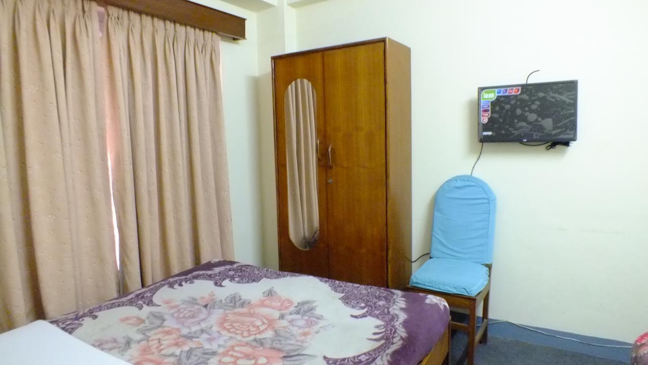 Hotel Dolphin Kathmandu Buitenkant foto