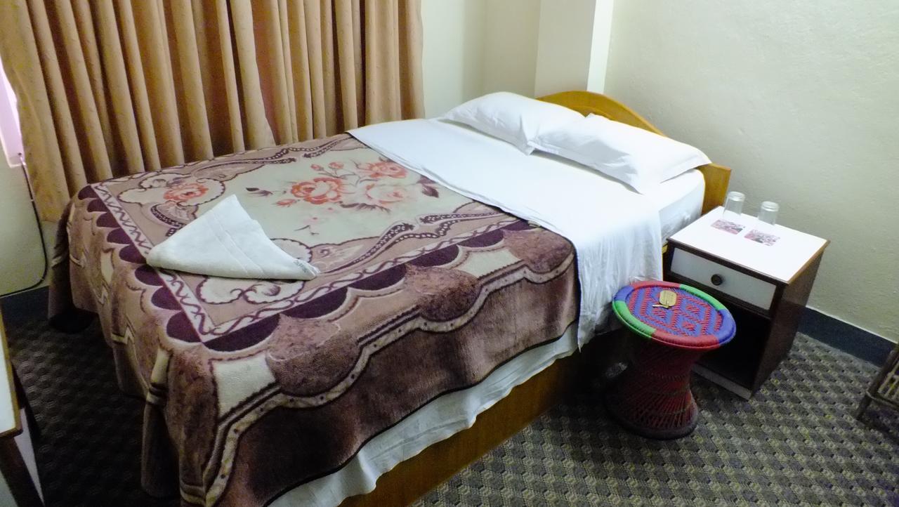 Hotel Dolphin Kathmandu Buitenkant foto