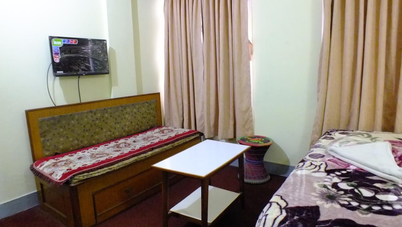 Hotel Dolphin Kathmandu Buitenkant foto