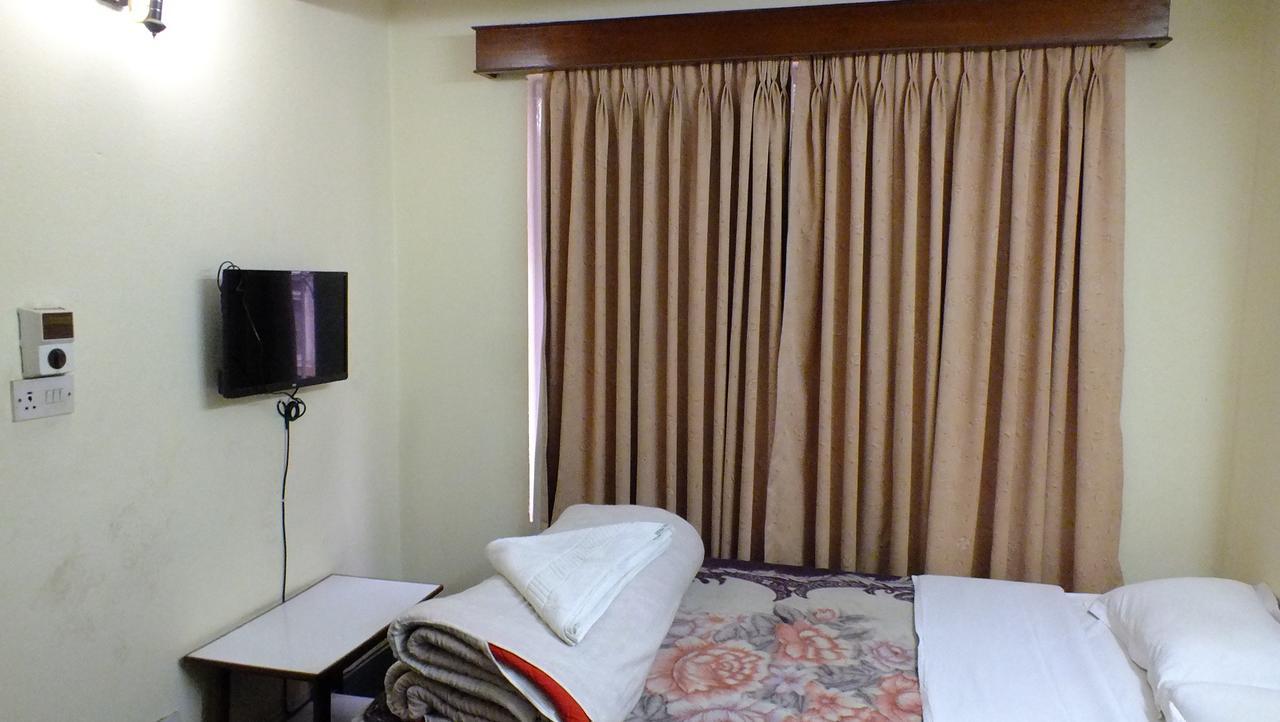 Hotel Dolphin Kathmandu Buitenkant foto