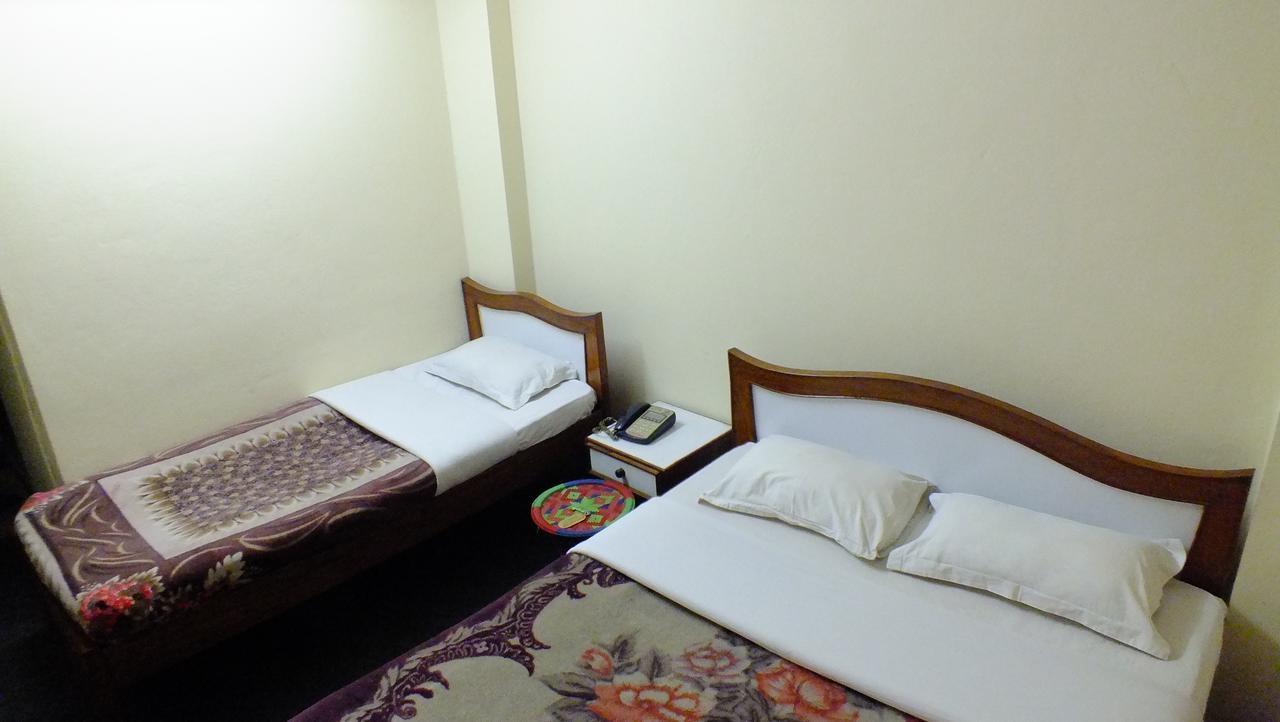 Hotel Dolphin Kathmandu Buitenkant foto