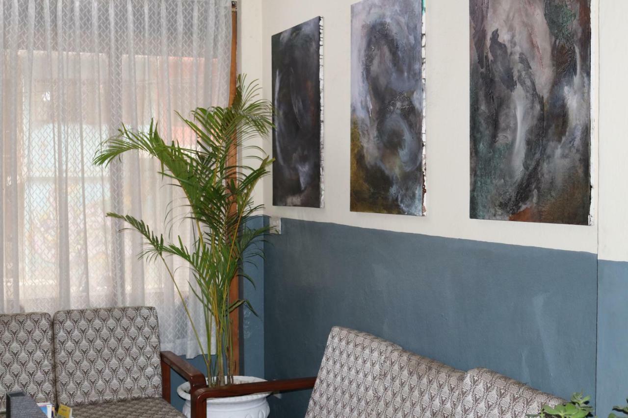 Hotel Dolphin Kathmandu Buitenkant foto