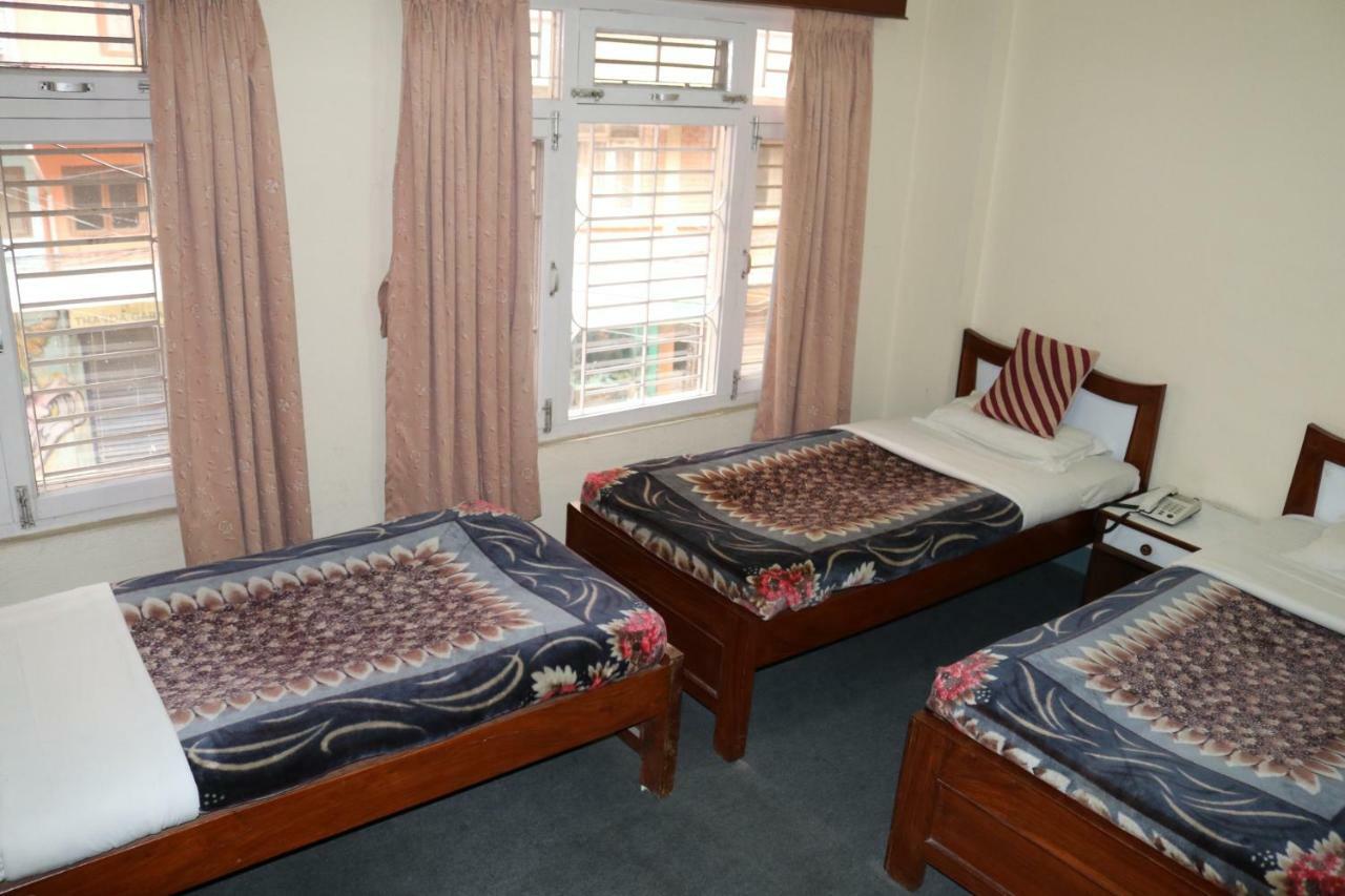 Hotel Dolphin Kathmandu Buitenkant foto