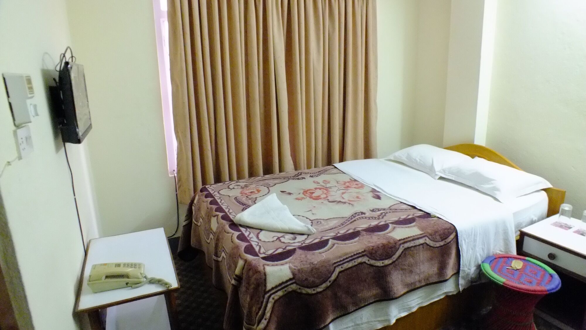 Hotel Dolphin Kathmandu Buitenkant foto