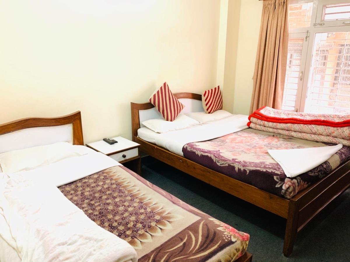 Hotel Dolphin Kathmandu Buitenkant foto