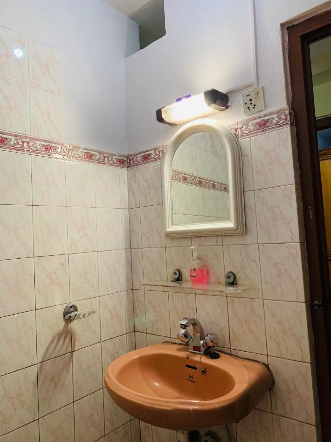 Hotel Dolphin Kathmandu Buitenkant foto